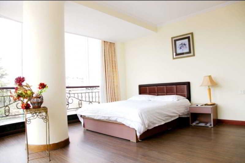 Fortune Business Hotel Qingdao Exteriör bild